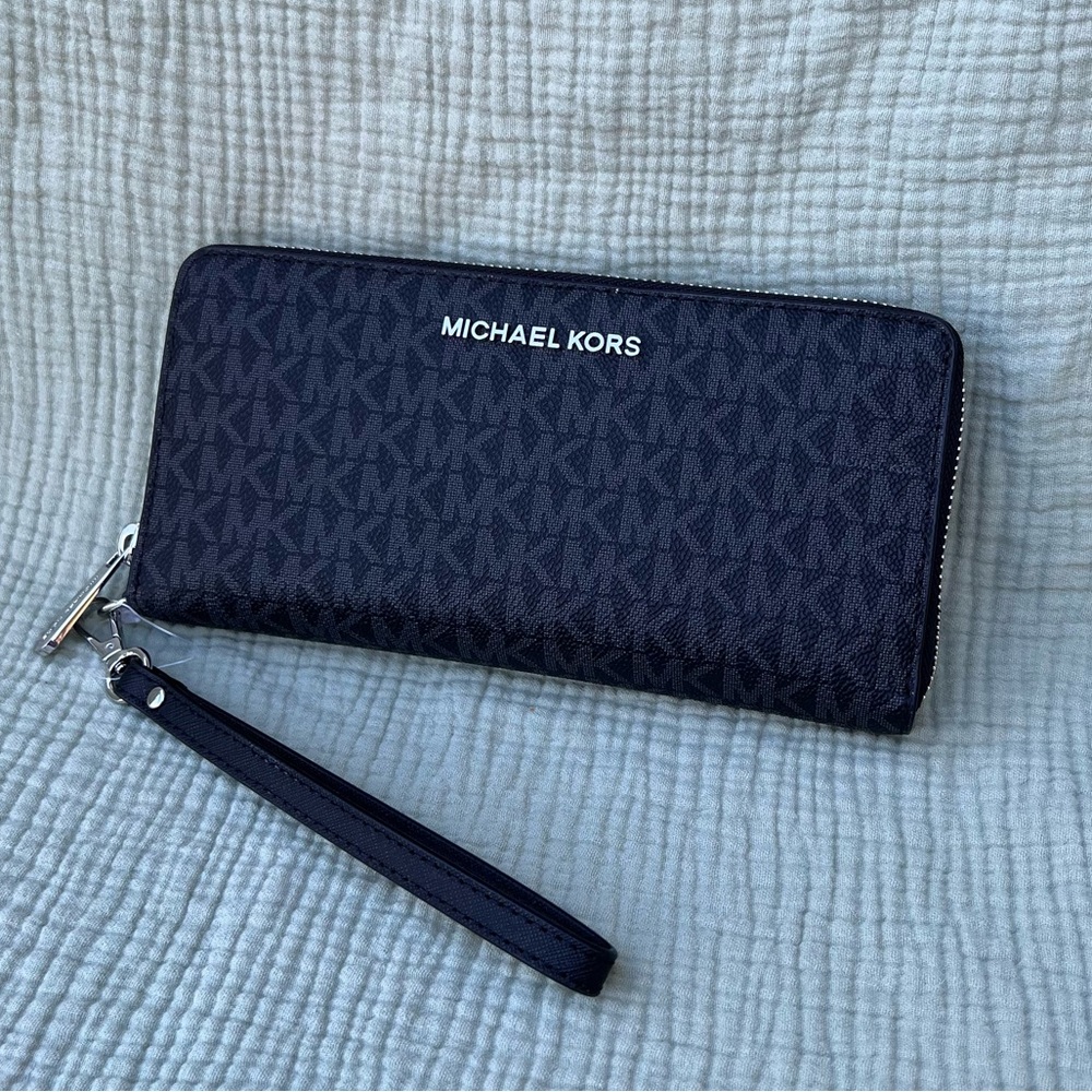 Michael Kors Jet Set Travel Large Flat Wristlet